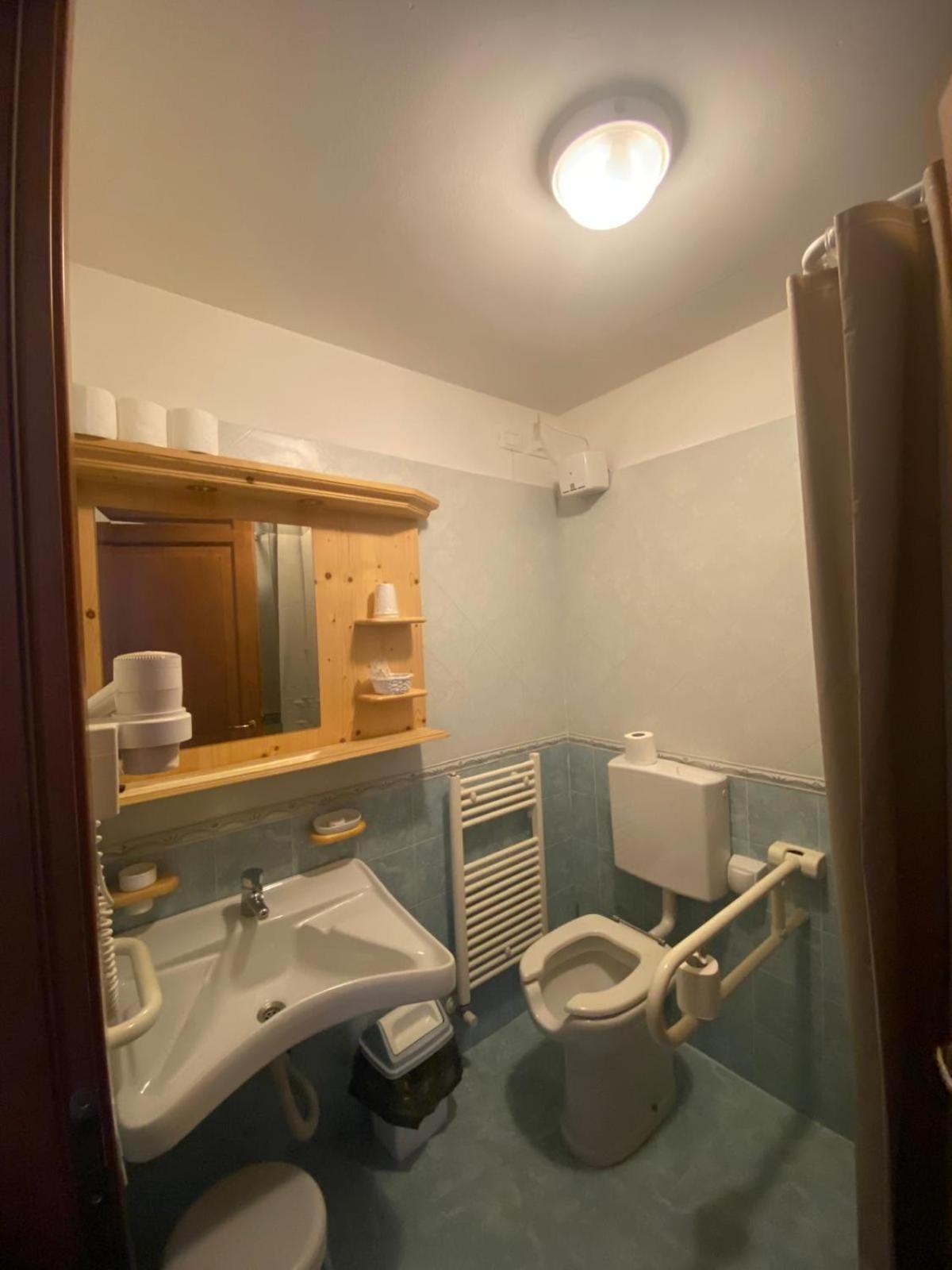 Hotel Aplis Ovaro Eksteriør billede