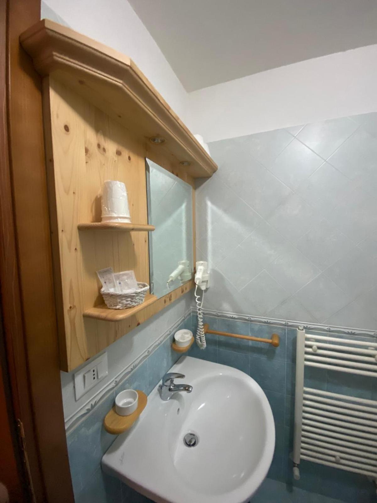 Hotel Aplis Ovaro Eksteriør billede