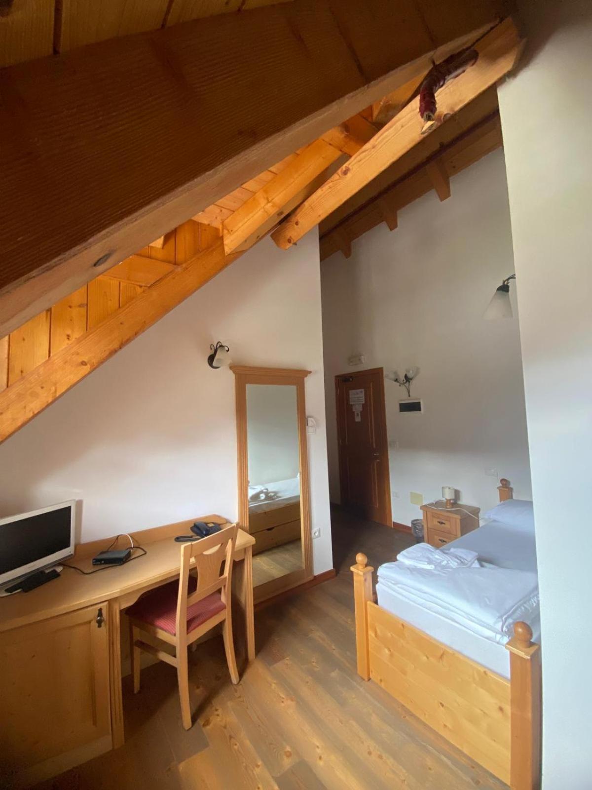 Hotel Aplis Ovaro Eksteriør billede