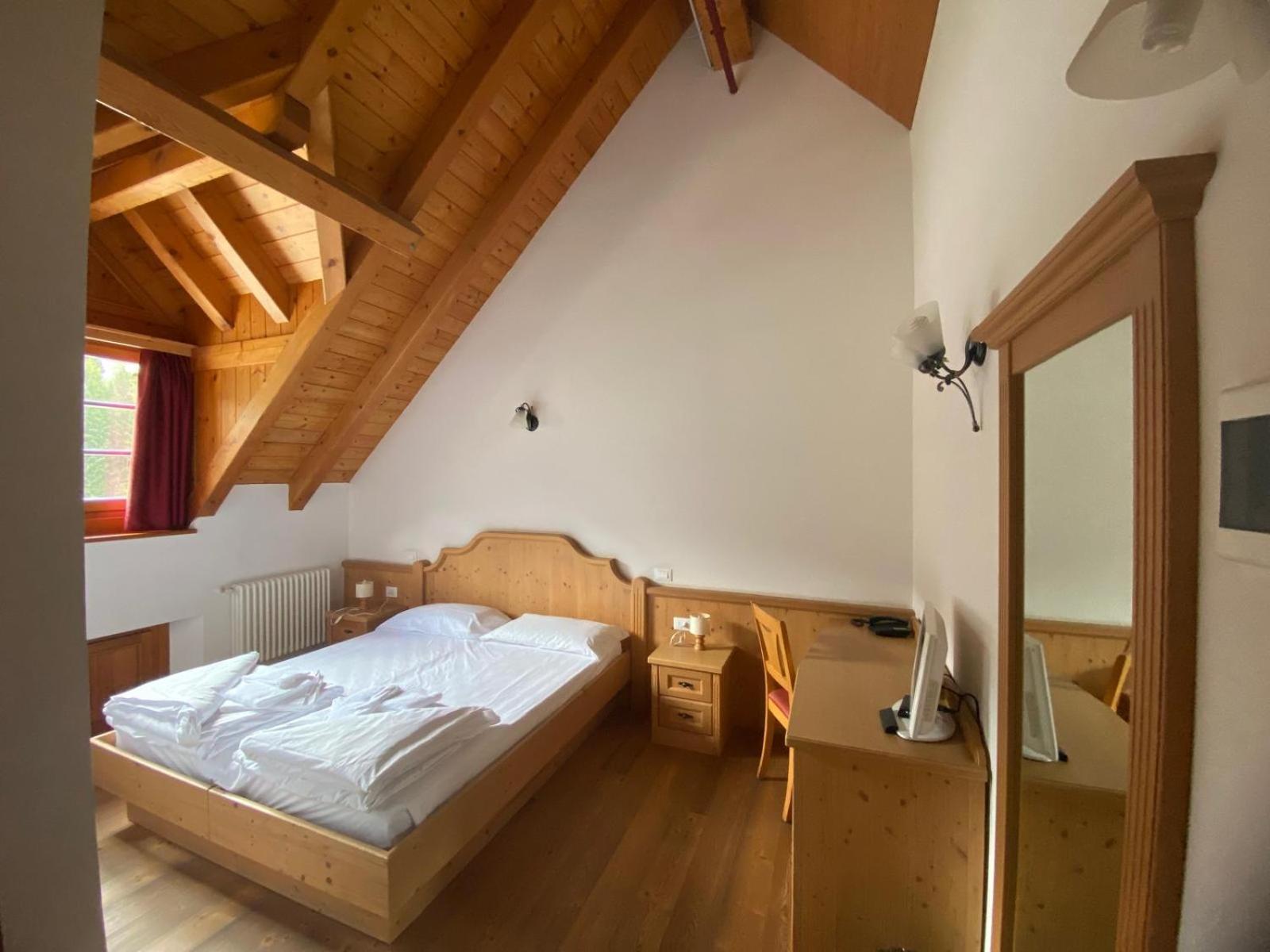 Hotel Aplis Ovaro Eksteriør billede