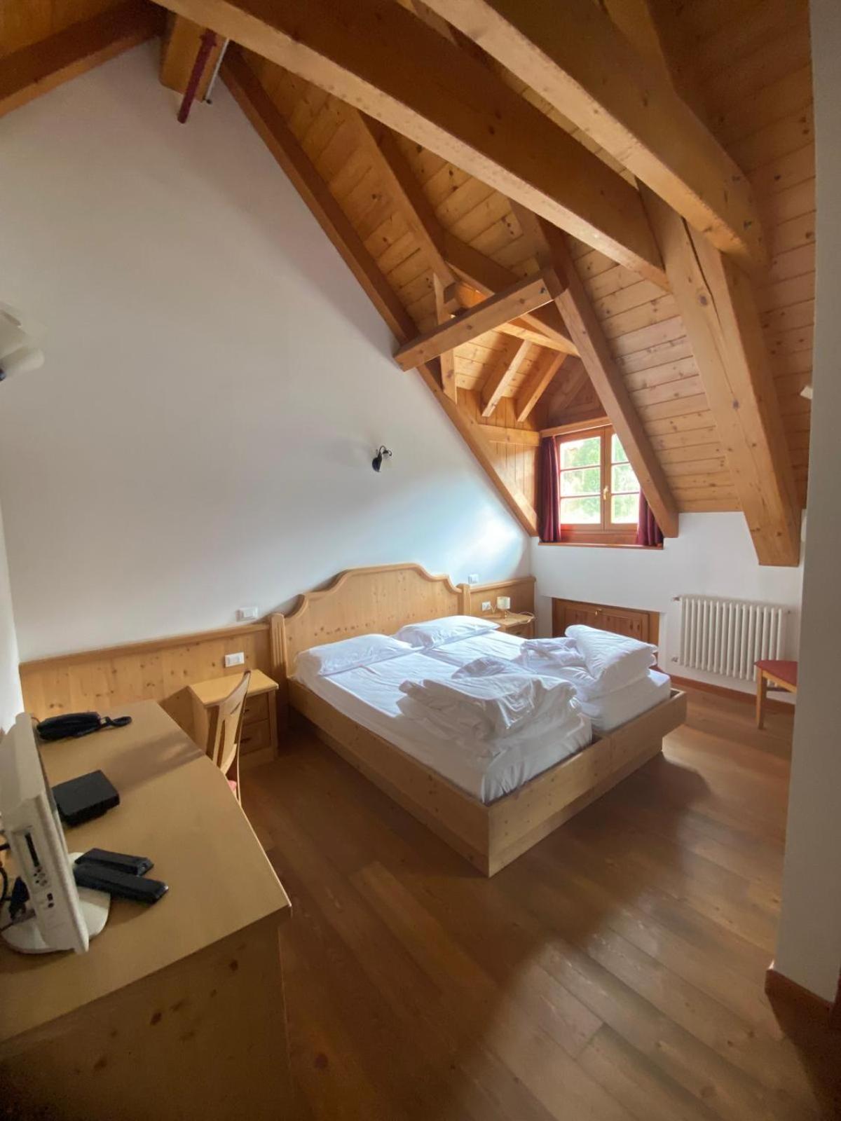 Hotel Aplis Ovaro Eksteriør billede